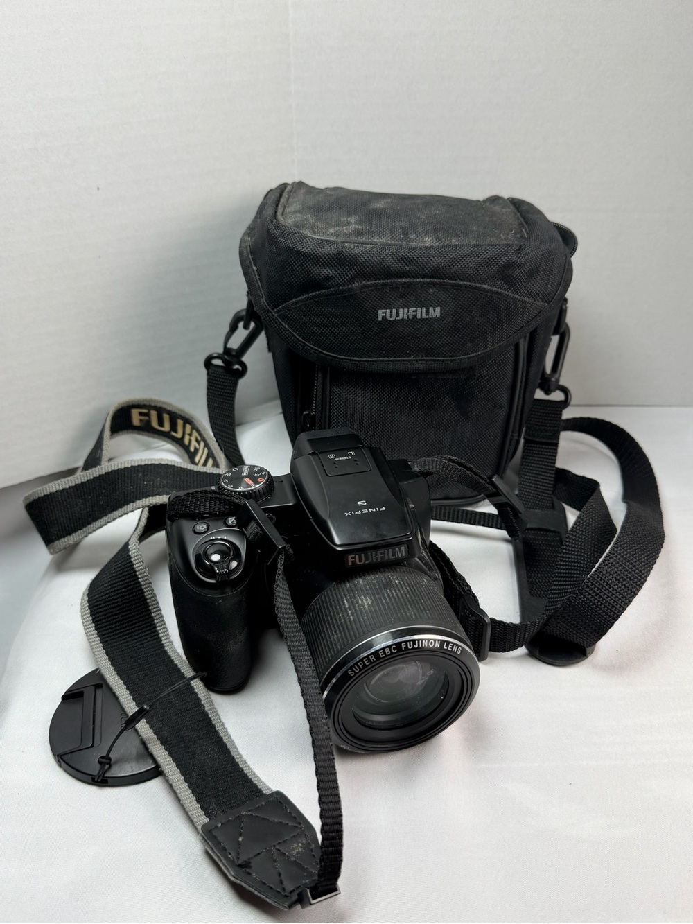 Fujifilm Finepix S8200 Digital Camera, Strap, & Case Not Working Display Or Part